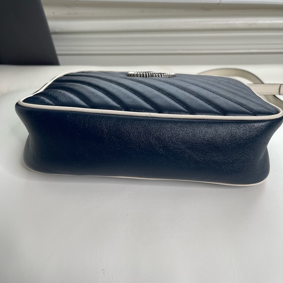 Gucci Mormont calfskin Matelasse Diagonal  Navy Blue Camera bag. Authentic. - Picture 4 of 14